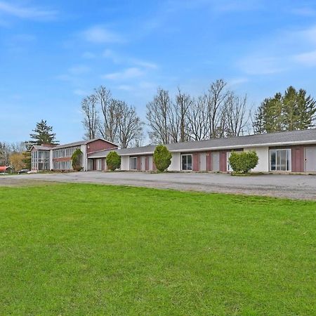 Maplehurst Motel Tunkhannock Buitenkant foto