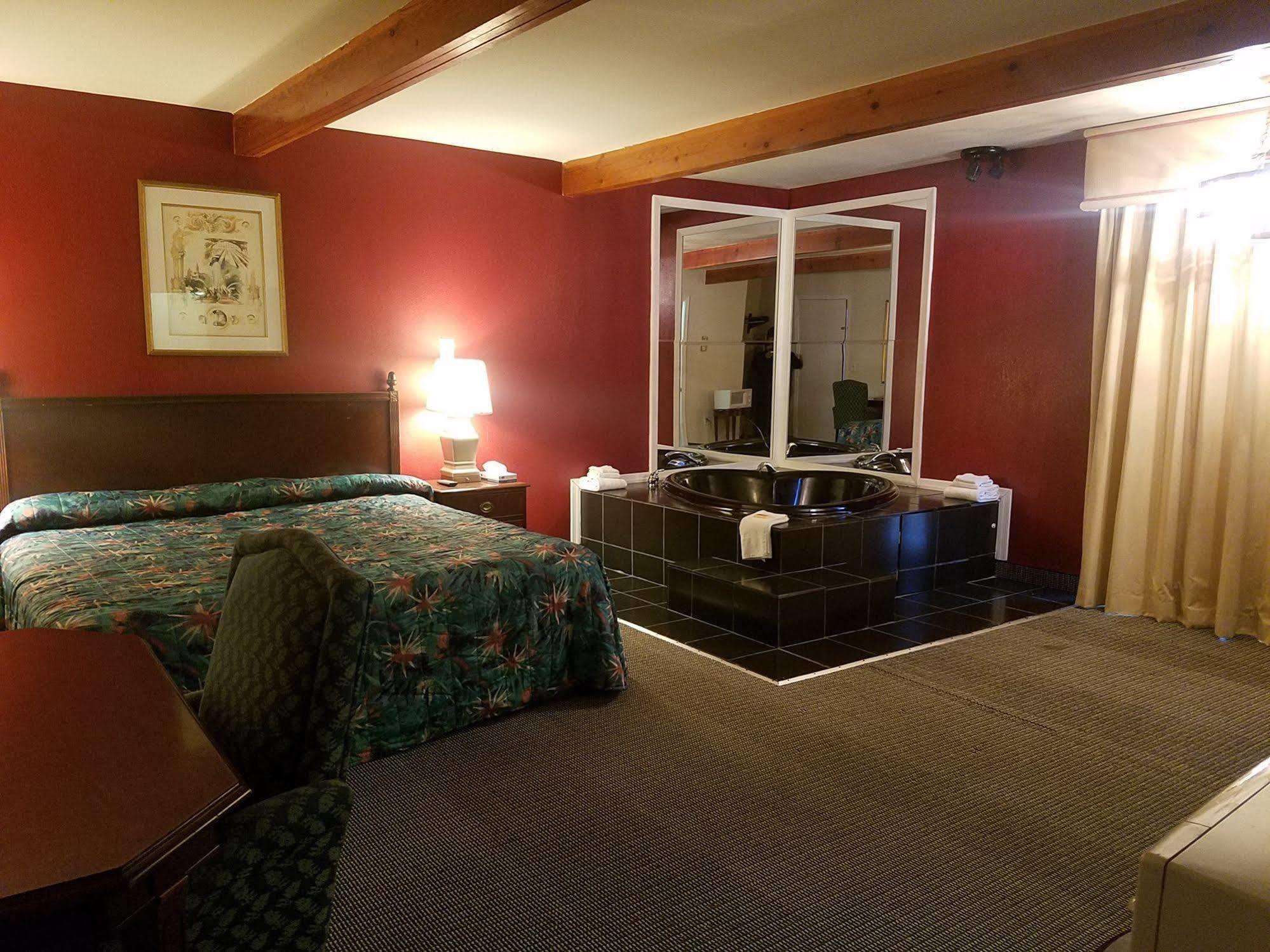 Maplehurst Motel Tunkhannock Buitenkant foto