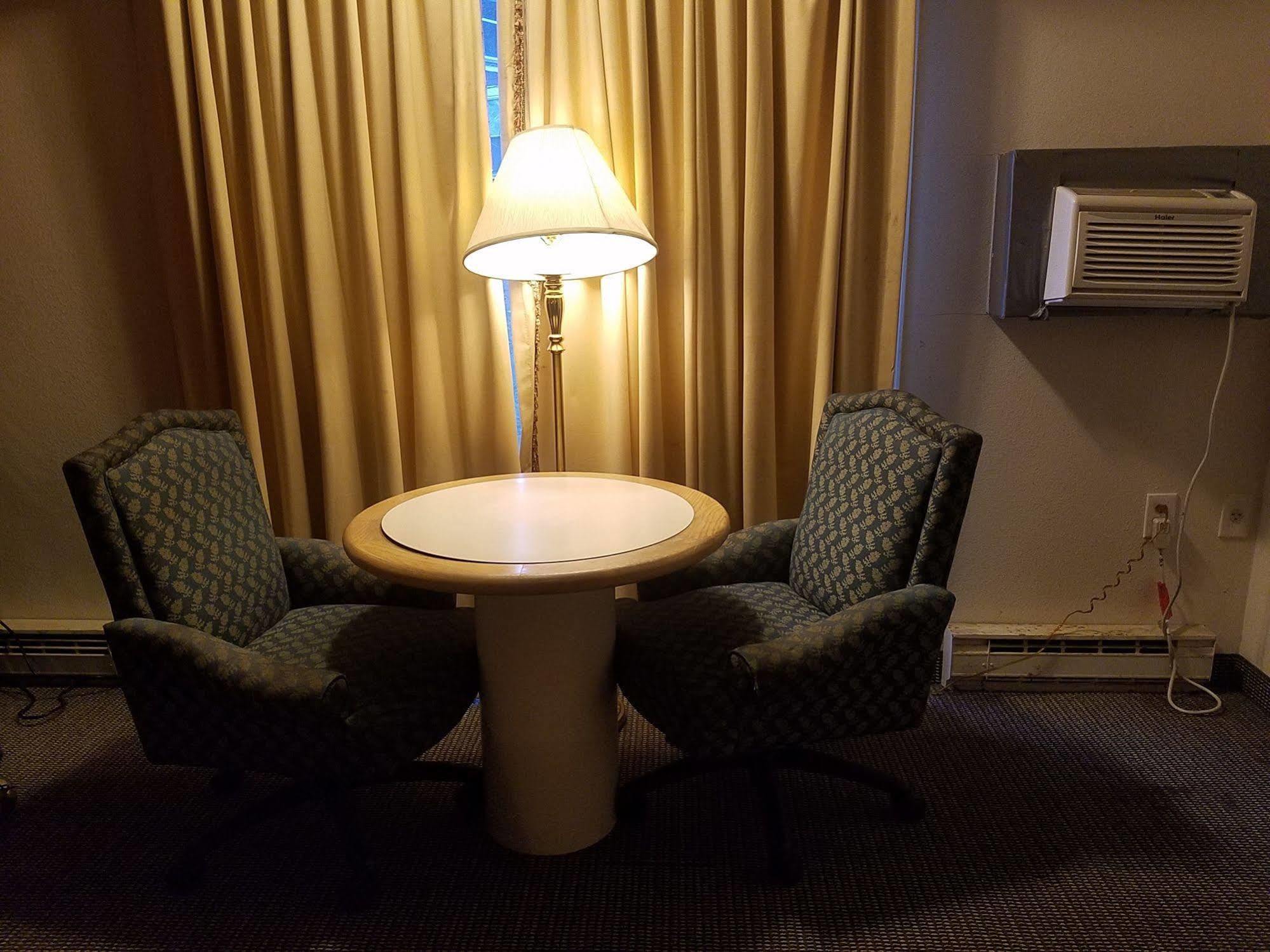 Maplehurst Motel Tunkhannock Buitenkant foto